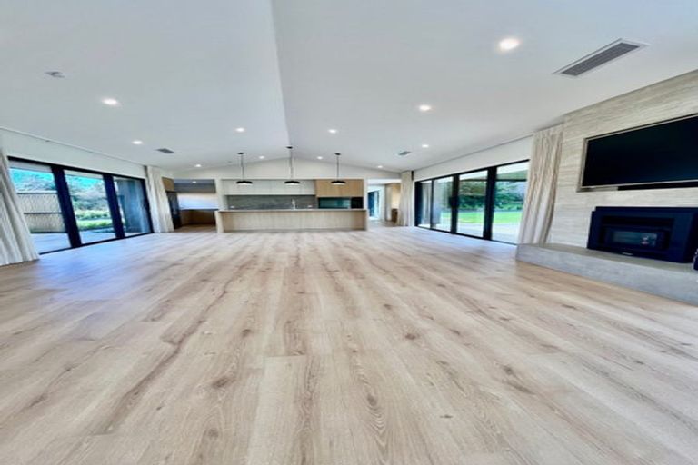 Photo of property in 49 Three Oaks Drive, Dairy Flat, 0794