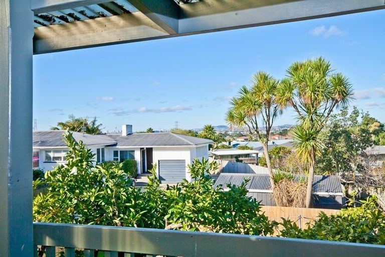 Photo of property in 171 Te Atatu Road, Te Atatu South, Auckland, 0610