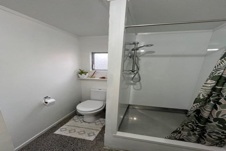 Photo of property in 1/7 Beach Haven Road, Beach Haven, Auckland, 0626