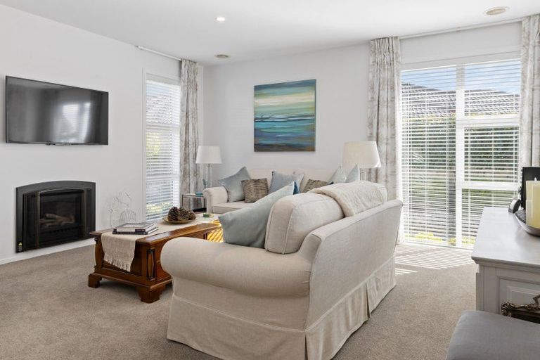 Photo of property in 13 Tuhua Close, Wharewaka, Taupo, 3330