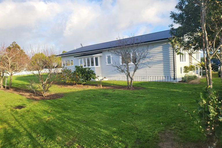 Photo of property in 246 Hepburn Road, Glendene, Auckland, 0602