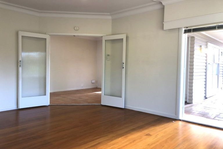 Photo of property in 119 Shakespeare Road, Milford, Auckland, 0620