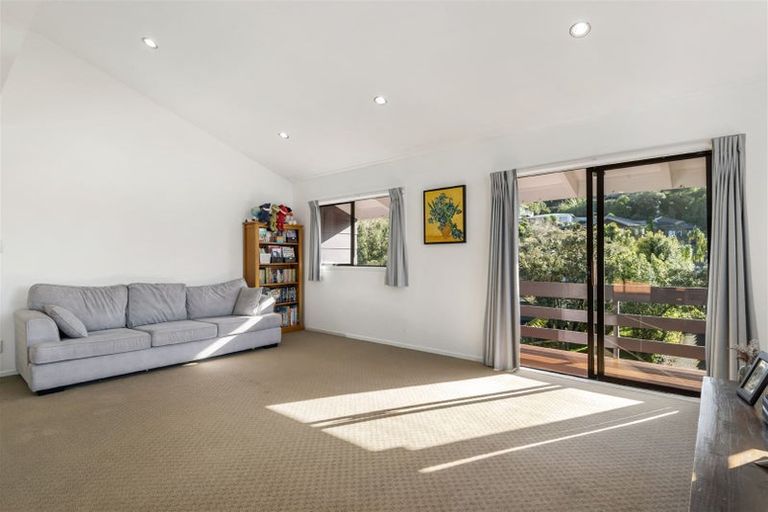 Photo of property in 9 Honeysuckle Lane, Mairangi Bay, Auckland, 0630