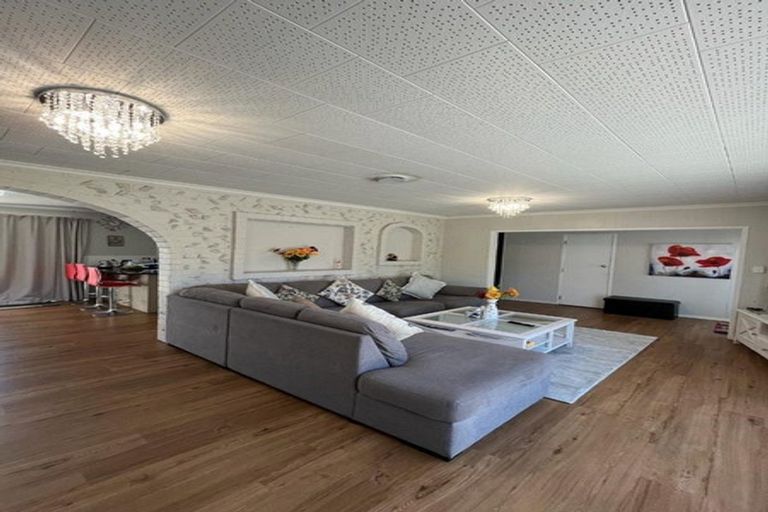 Photo of property in 80a Millbrook Road, Henderson, Auckland, 0612