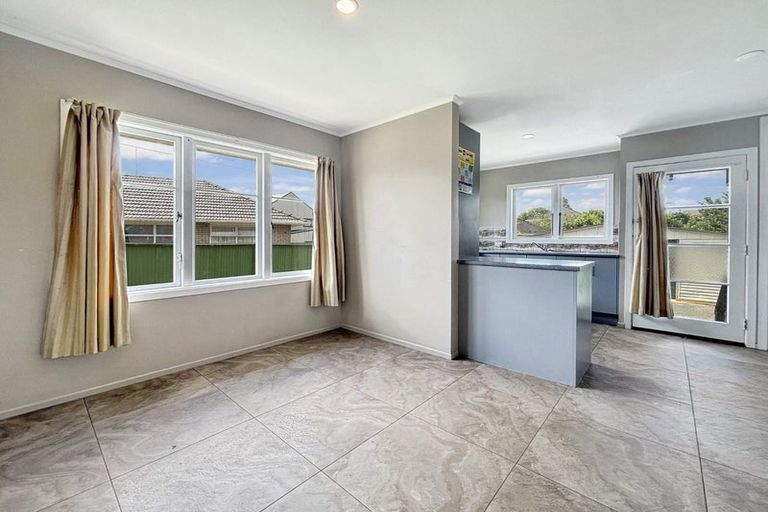 Photo of property in 45 Waipani Road, Te Atatu Peninsula, Auckland, 0610
