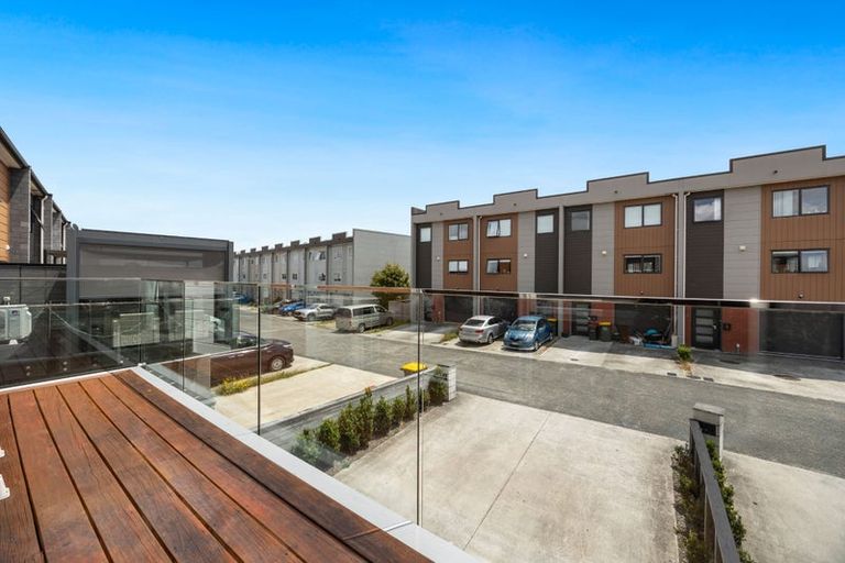 Photo of property in 4 Meritage Lane, Te Atatu South, Auckland, 0610