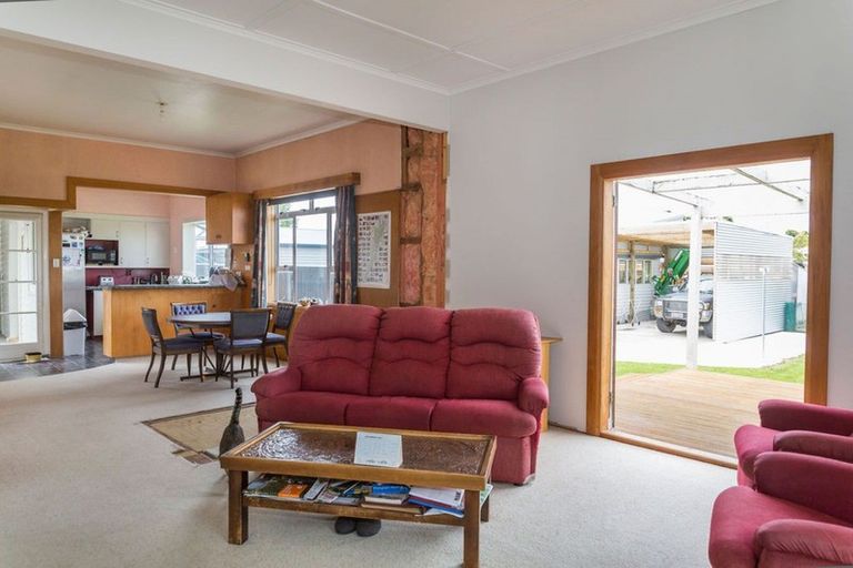 Photo of property in 5 Alexandra Street, Dannevirke, 4930