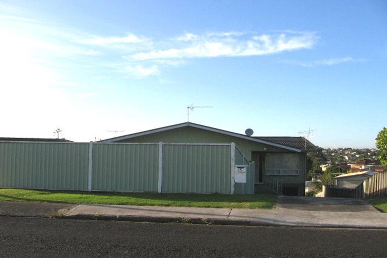 Photo of property in 15 Marcel Place, Glenfield, Auckland, 0629