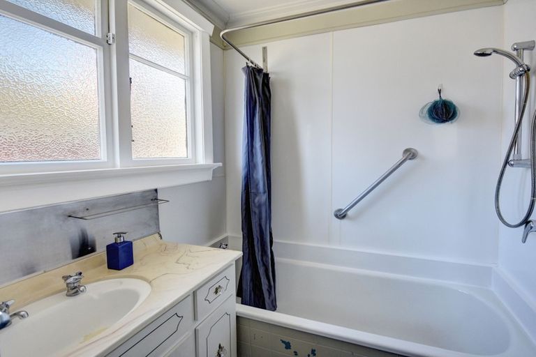 Photo of property in 30 Scotland Terrace, Green Island, Dunedin, 9018