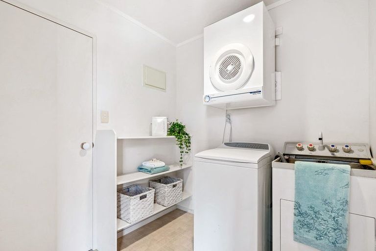 Photo of property in 22 Settlers Grove, Orewa, 0931