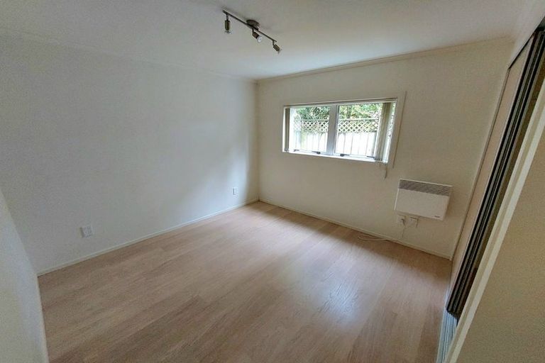 Photo of property in 57 Knights Road, Rothesay Bay, Auckland, 0630