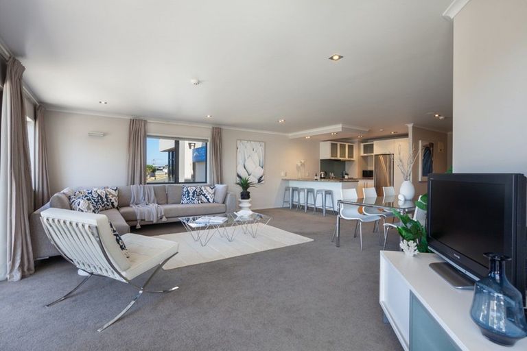 Photo of property in 210/178 Marine Parade, Mount Maunganui, 3116