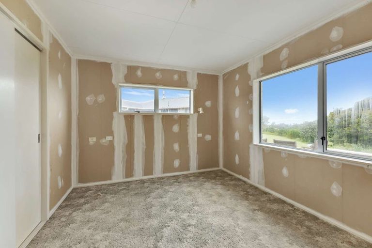 Photo of property in 15b Miro Street, Merrilands, New Plymouth, 4312