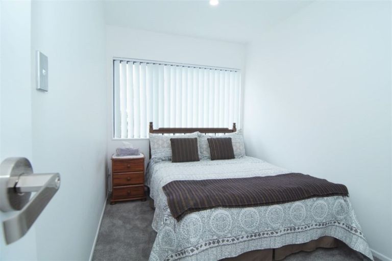 Photo of property in 14 San Casello Rise, Henderson, Auckland, 0612
