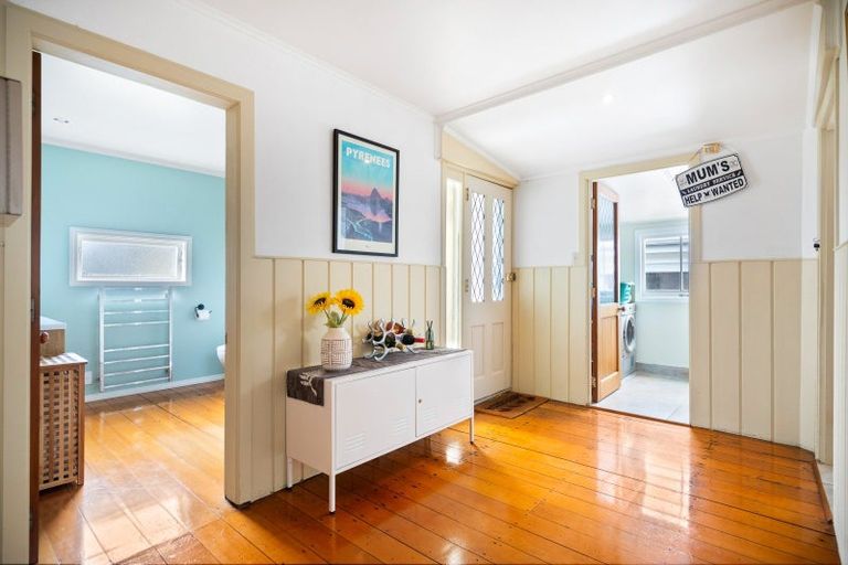 Photo of property in 6 Shortland Street, Regent, Whangarei, 0112