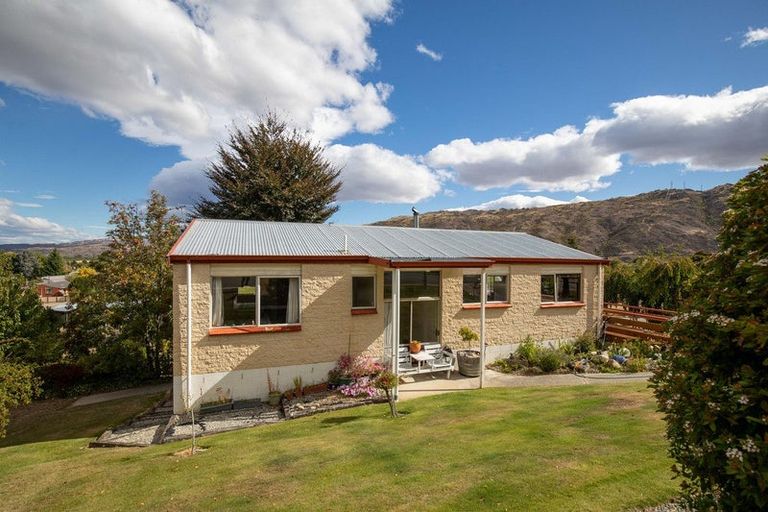 Photo of property in 29 Fraser Street, Clyde, 9330