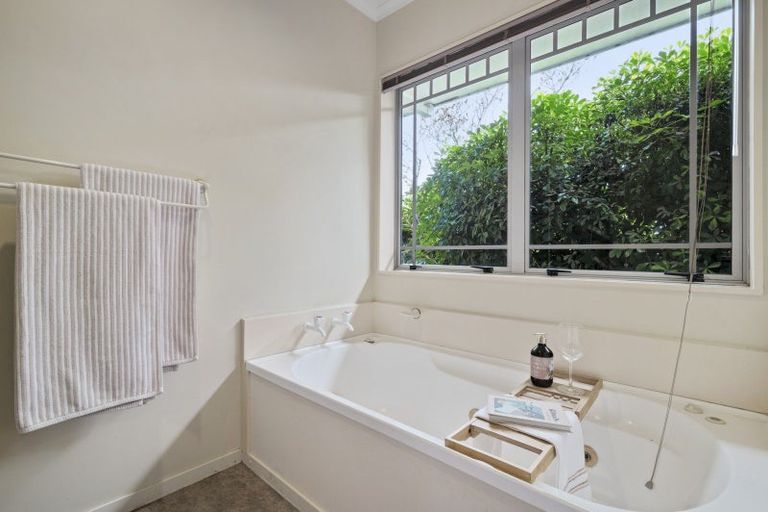 Photo of property in 17 Warwick Drive, Lynmore, Rotorua, 3010