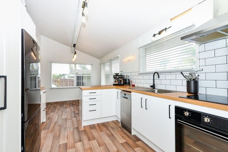 Photo of property in 3 Lancewood Avenue, Melville, Hamilton, 3206