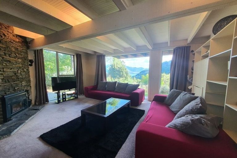 Photo of property in 16 Mckerrow Place, Sunshine Bay, Queenstown, 9300
