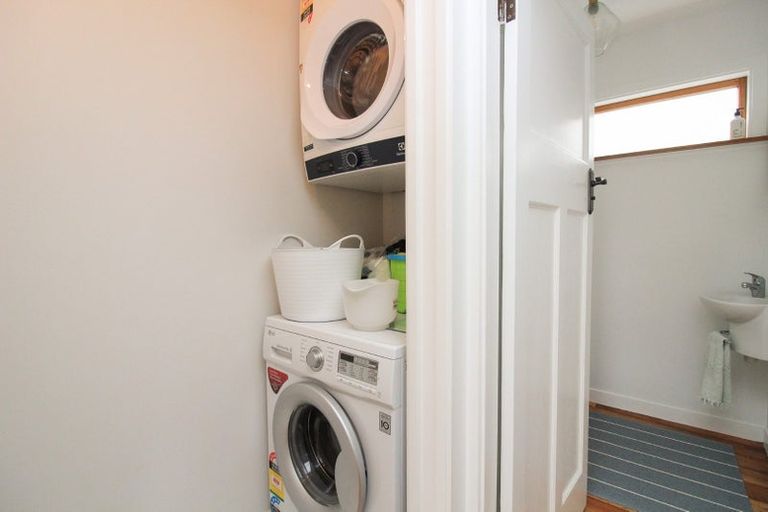 Photo of property in 71 Freyberg Street, Lyall Bay, Wellington, 6022