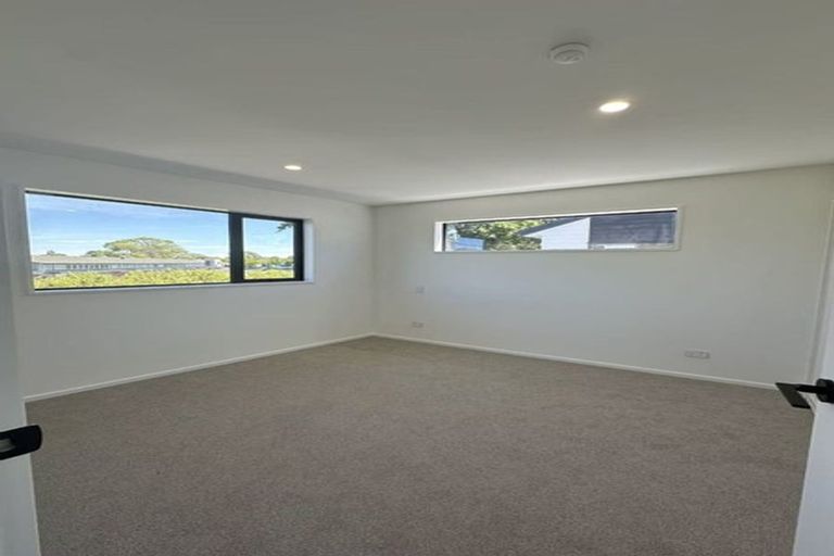 Photo of property in 2/31 Somerset Crescent, Spreydon, Christchurch, 8024