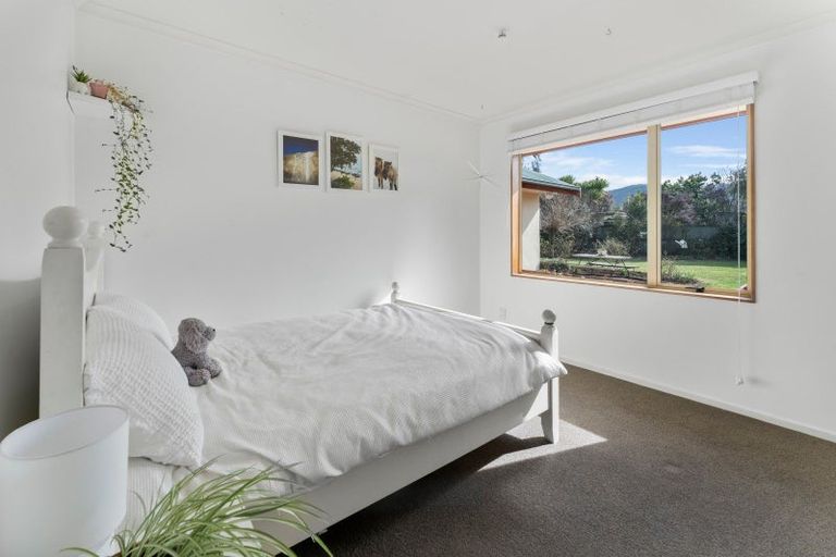 Photo of property in 21 Harcourt Place, Wakefield, 7025