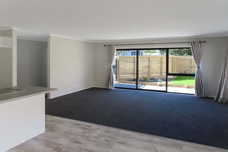 Photo of property in 2/25 Benge Crescent, Naenae, Lower Hutt, 5011