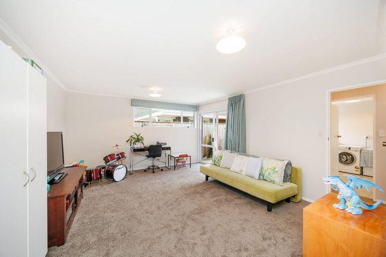 Photo of property in 23 Kentucky Way, Awapuni, Palmerston North, 4412