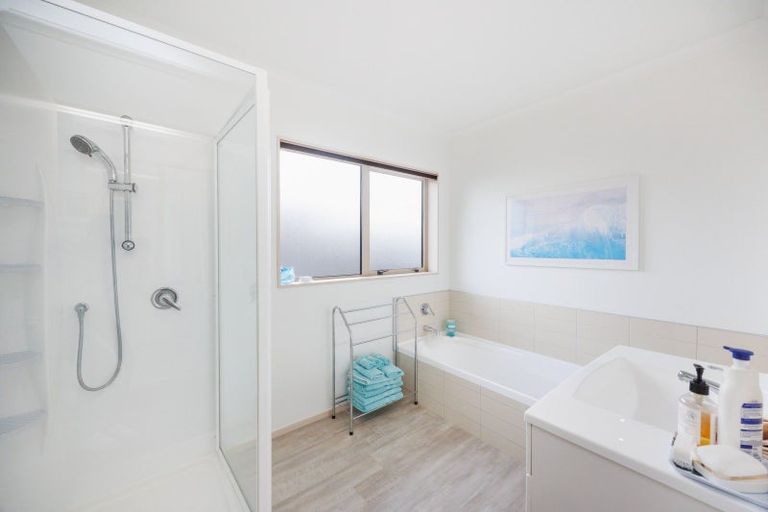 Photo of property in 30 Daniel Place, Kelvin Grove, Palmerston North, 4414