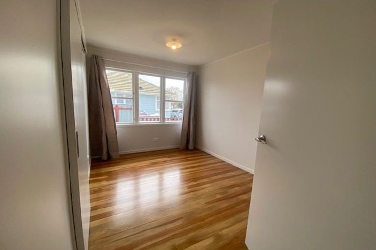 Photo of property in 714 Huia Street, Camberley, Hastings, 4120