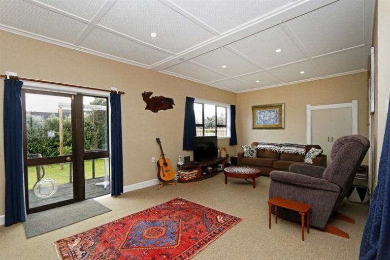 Photo of property in 58 Fox Street, Opunake, 4616