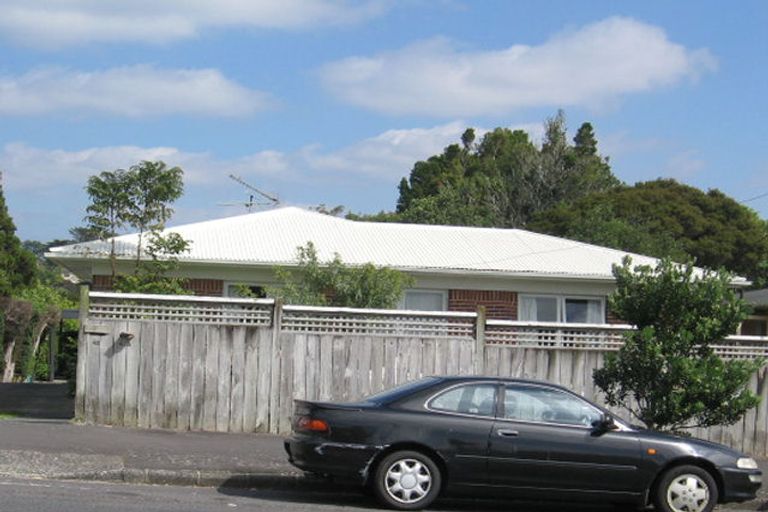 Photo of property in 1/42 Mahara Avenue, Birkenhead, Auckland, 0626