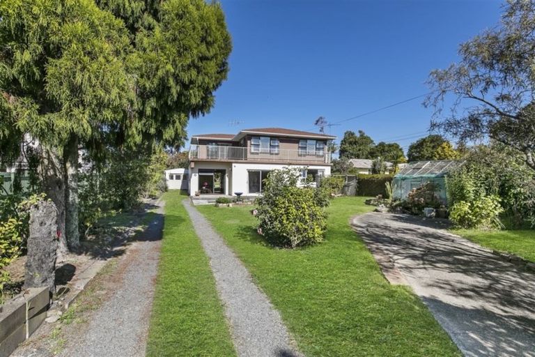 Photo of property in 40 Godley Road, Green Bay, Auckland, 0604