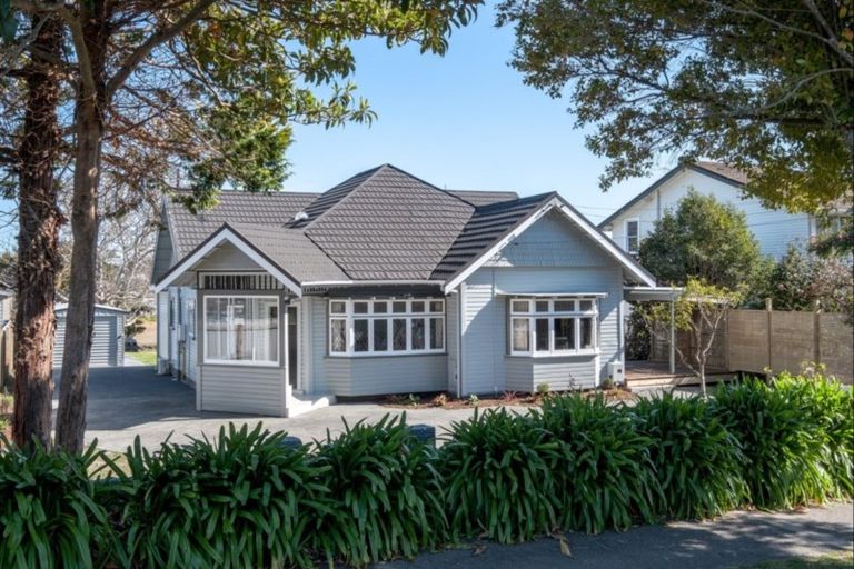 Photo of property in 82 Stout Street, Whataupoko, Gisborne, 4010