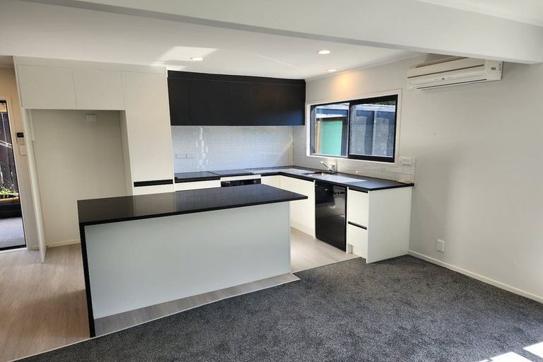 Photo of property in 25 Caspian Close, New Lynn, Auckland, 0600