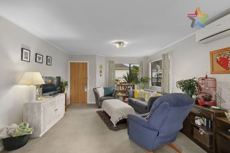 Photo of property in 2/24 Gadsby Street, Avalon, Lower Hutt, 5011