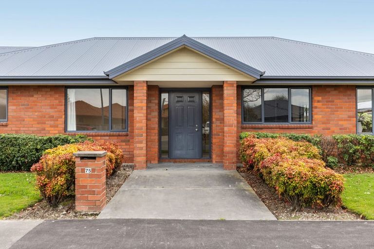 Photo of property in 75 Coolspring Way, Redwood, Christchurch, 8051