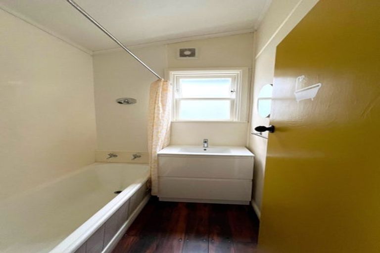 Photo of property in 18 Normanby Street, Newtown, Wellington, 6021