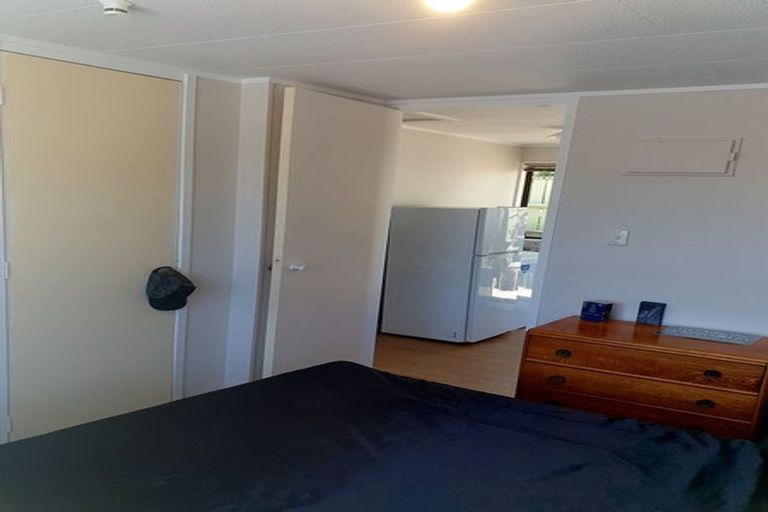 Photo of property in 15 Sabot Place, Massey, Auckland, 0614