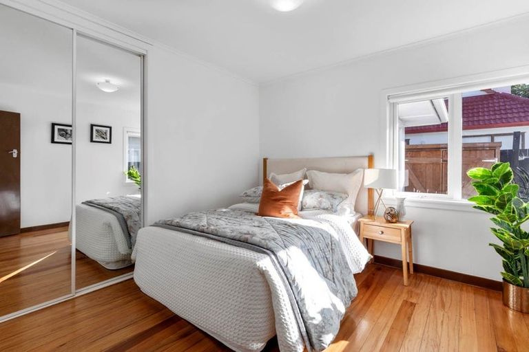 Photo of property in 1/30 Ngataringa Road, Devonport, Auckland, 0624