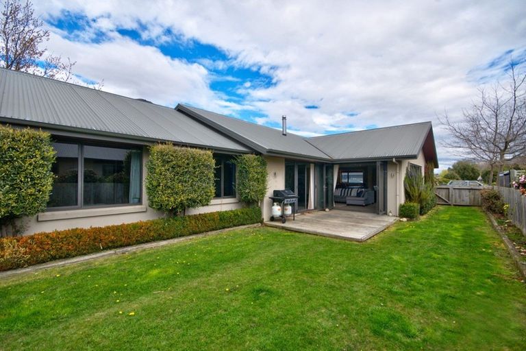 Photo of property in 7 Haddow's Place, Lake Hayes, Queenstown, 9304