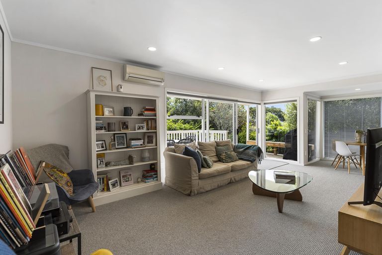 Photo of property in 2/16 Castleton Drive, Howick, Auckland, 2014