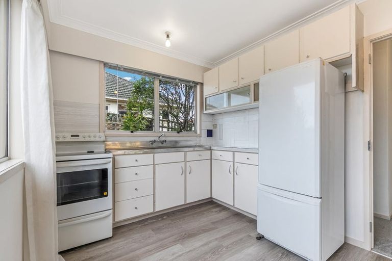 Photo of property in 1/3149 Great North Road, New Lynn, Auckland, 0600