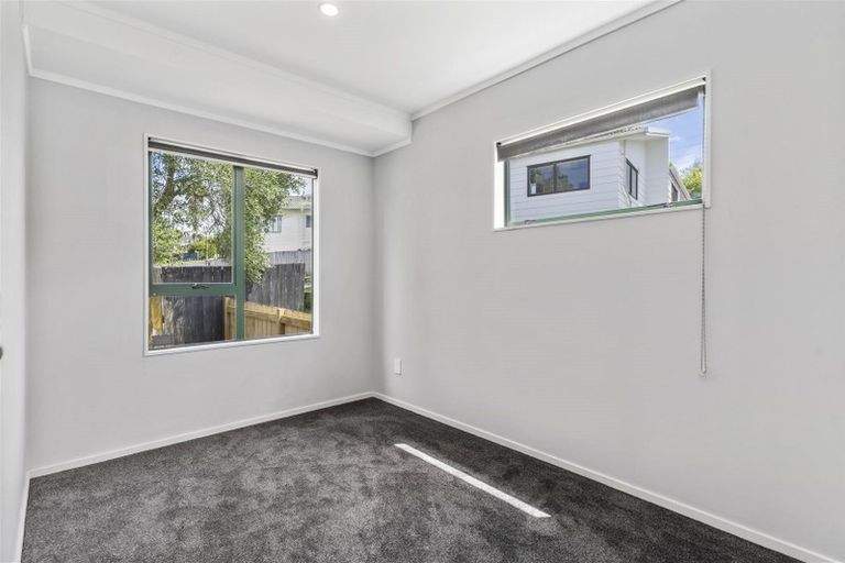 Photo of property in 26 Loughanure Place, Massey, Auckland, 0614