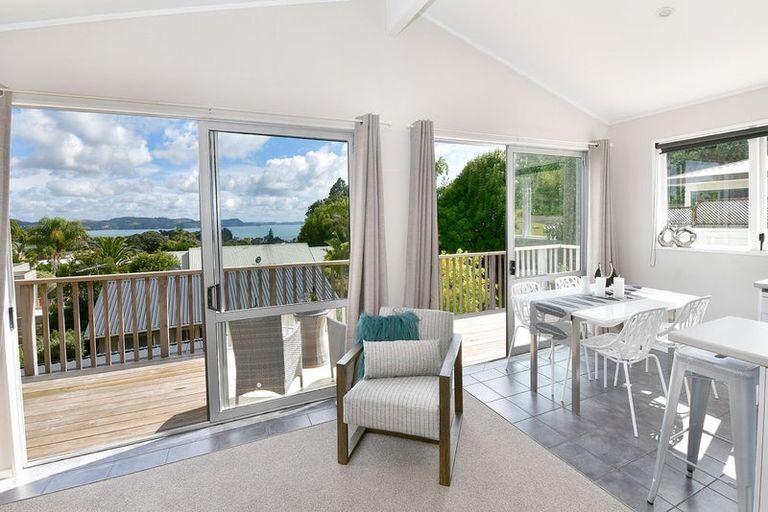 Photo of property in 214 Whangaparaoa Road, Red Beach, 0932