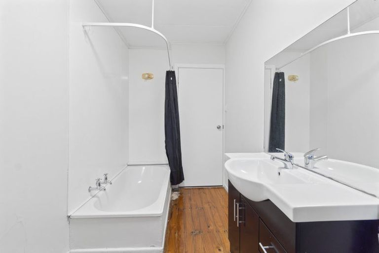 Photo of property in 35a Mangere Road, Otahuhu, Auckland, 1062