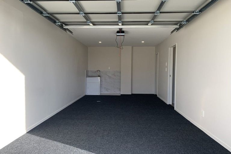 Photo of property in 17 Paina Crescent, Massey, Auckland, 0614