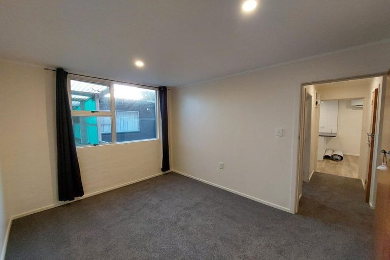 Photo of property in 1/58 Paynters Avenue, Strandon, New Plymouth, 4312