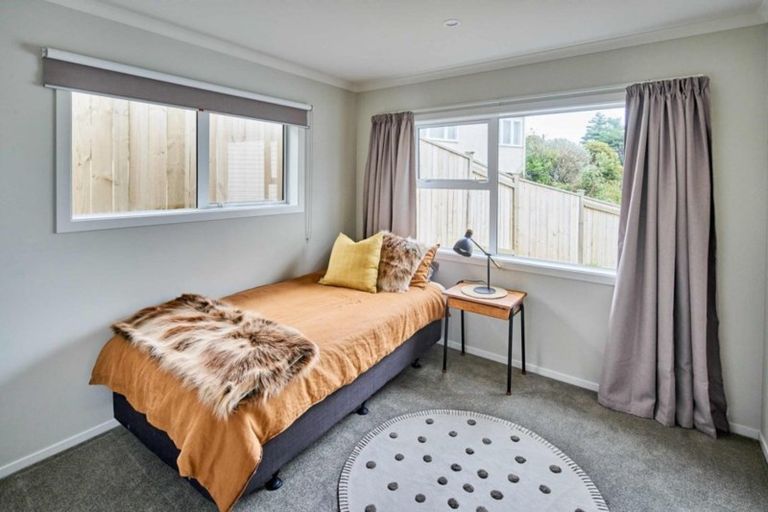 Photo of property in 7/20 Glanmire Road, Newlands, Wellington, 6037