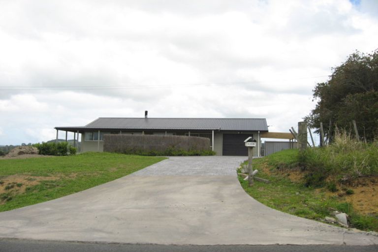 Photo of property in 220 Tawa Road, Kumeu, 0891